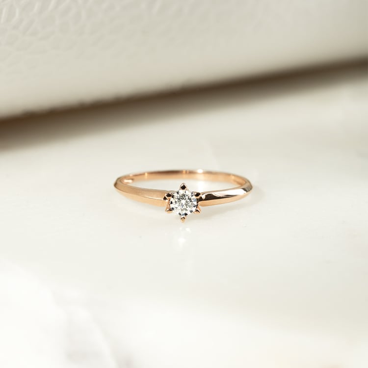 Goldener Solitärring mit Diamant Leandra 134080