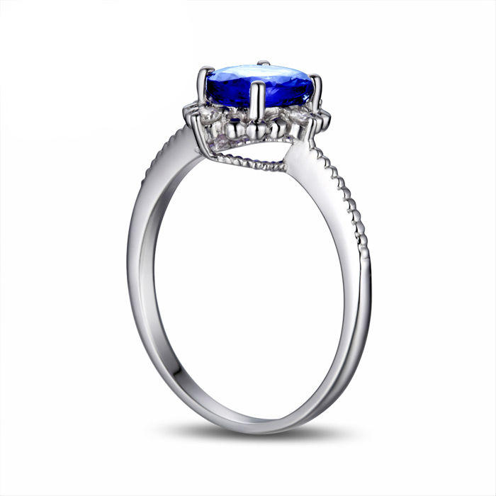 Ring aus Gold mit Tansanit 2479