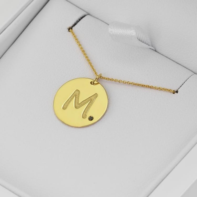 Goldene Halskette mit Gravur 34189