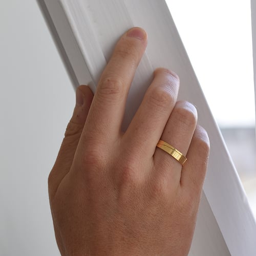 Flache Eheringe aus Gold mit Diamanten Tesar