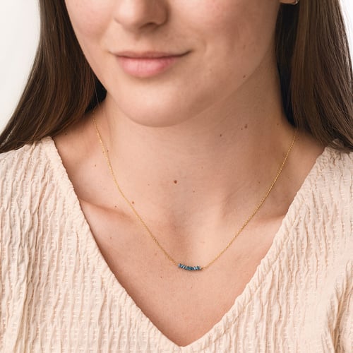 Goldener Choker mit blauen ungeschliffenen Diamanten Inaku