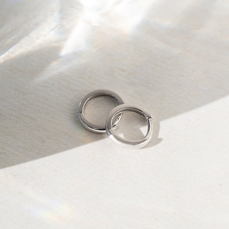 Silberne kreisrunde Ohrringe 140254