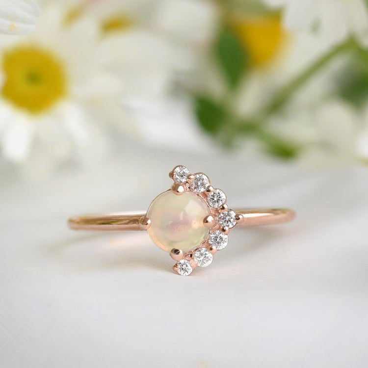 Goldener Ring mit Opal und Diamanten Ammiel 82210