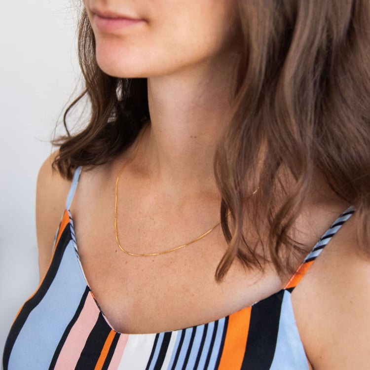 Zarte Goldkette mit 0.8 mm Breite und 45 cm Länge 135206