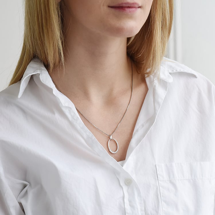 Silberner ovaler Anhänger mit Zirkonia Susie 90741