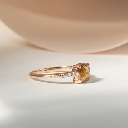 Ring mit einem Salt and Pepper Diamanten und Lab Grown Diamanten Korey