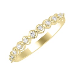 Weiße Lab Grown Diamanten in einem Eternity-Ring Lalia