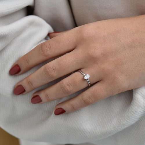 Verlobungsring mit ovalem Diamanten Princeta