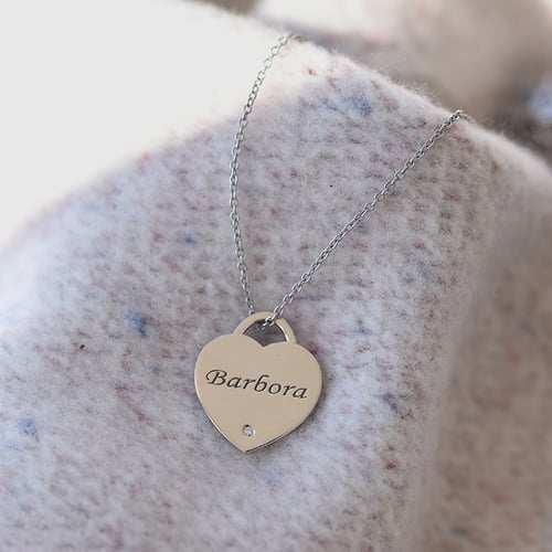 Anhänger in Herzform mit Diamant und Gravur Fabianne