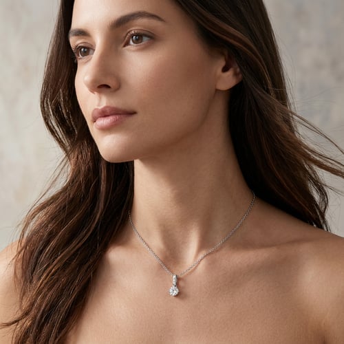 Romantischer Anhänger mit Lab Grown Diamant Nancy