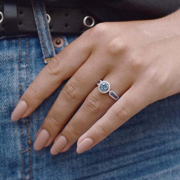 Ring mit Diamanten