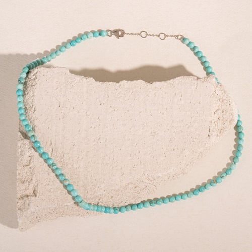 Silberne Kette mit Perlen aus Howlith Norma