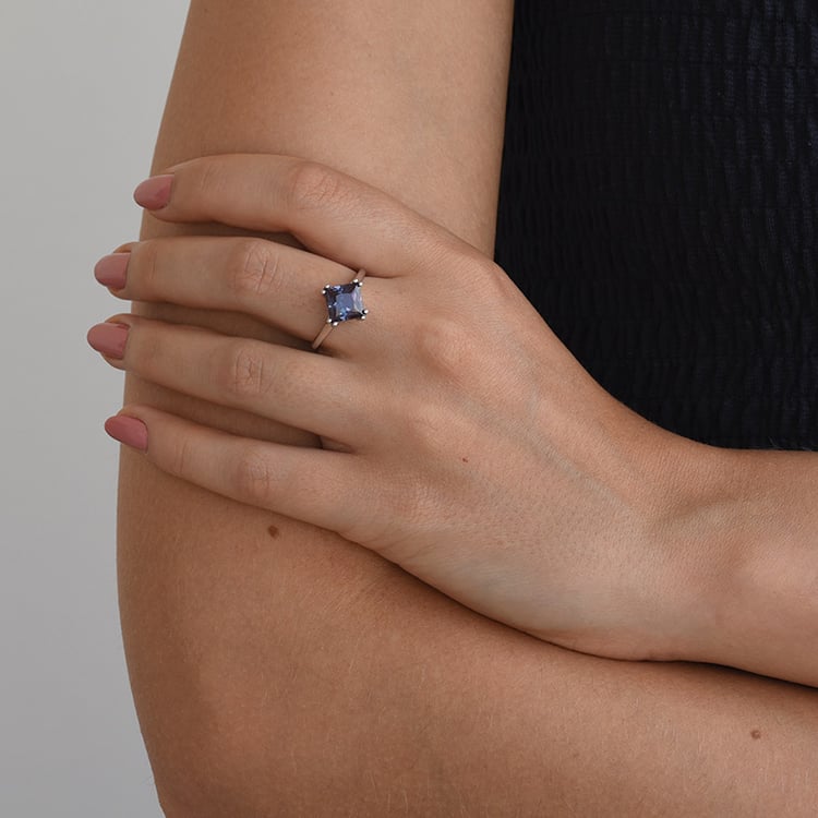 Goldring mit Alexandrit im Pricess-Schliff Ogden 72439