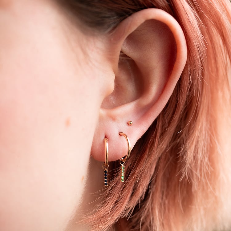 Goldene Hängeohrringe mit blauen Saphiren Elaine 138271