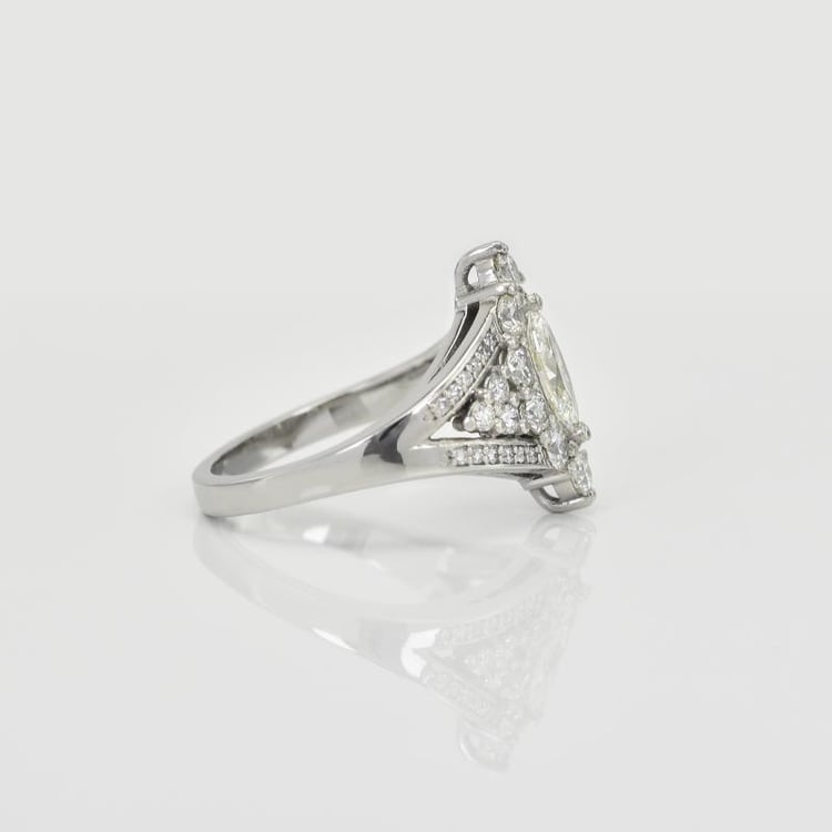 Ring aus Platin mit Diamant 16773