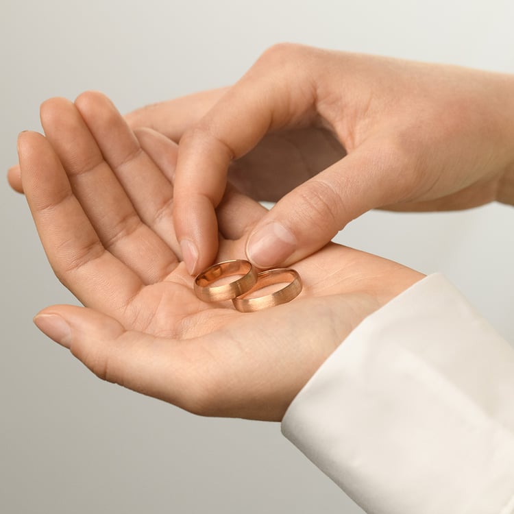 Abgerundete Eheringe aus Gold Ebie 156840