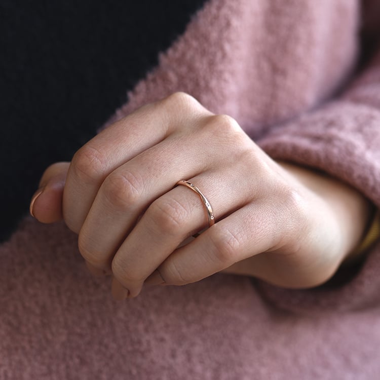 Schmaler Eternity-Ring mit Lab Grown Diamanten und ein breiter Komfort-Ring Garcia 101895