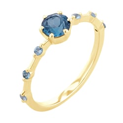 Ring mit Londoner Topasen und seitlichen Schweizer Topasen Imelda