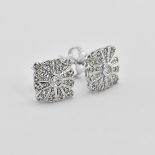 Silberne Ohrstecker voller Lab Grown Diamanten Jodene