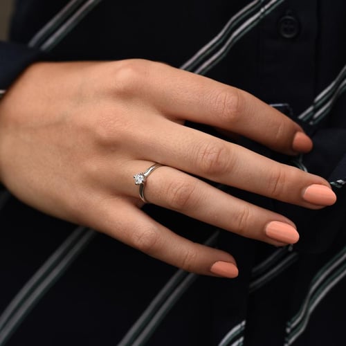 Verlobungsring mit Moissanit Eleora