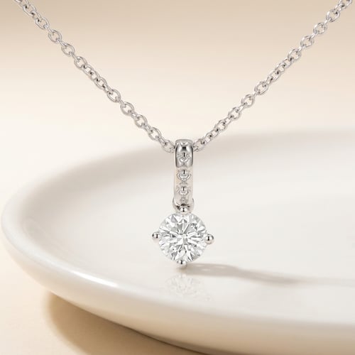 Romantischer Anhänger mit Lab Grown Diamant Nancy