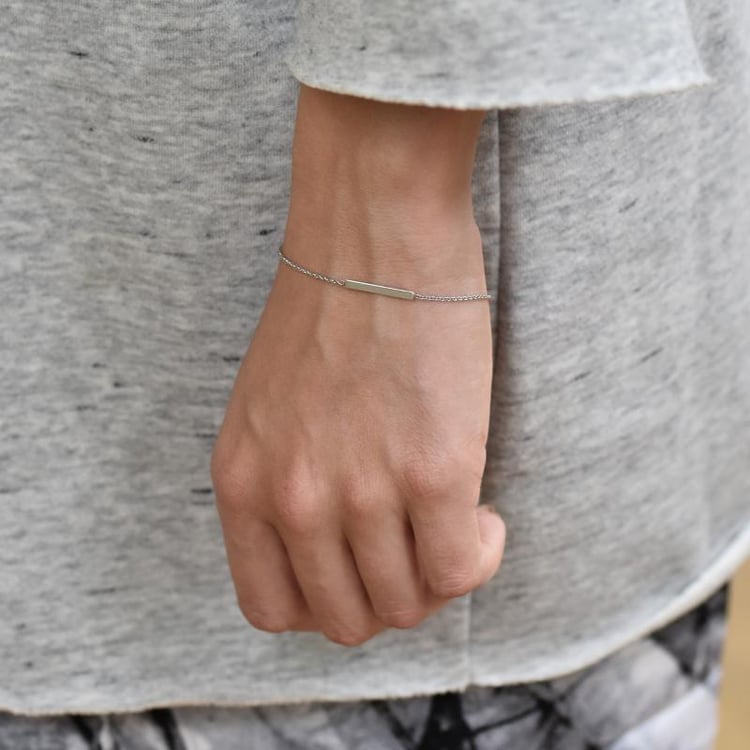 Silbernes minimalistisches Armband Bar 102990