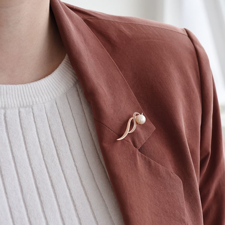 Vergoldete Brosche mit weißer Perle und Zirkonia Otmar 87973