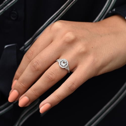 Verlobungsring im Halo-Stil mit Aquamatin und Diamanten Varana