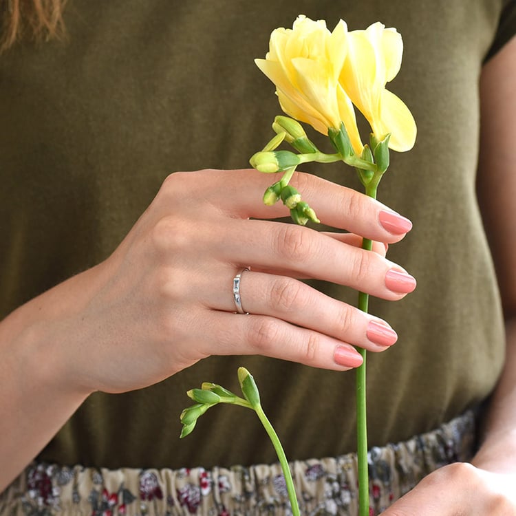 Zarter goldener Ring mit Blautopas Xenia 82375