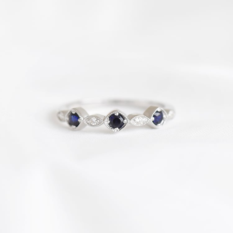 Memoire Ring mit Zirkonia und Saphiren Anise 91895