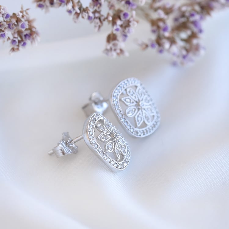 Ohrringe mit einer Diamantenblüte Regina 81312