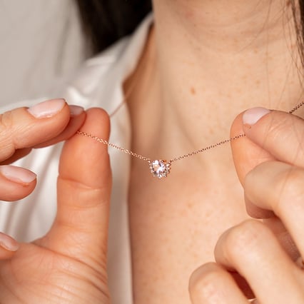 Goldene Kette mit Morganit Alayna