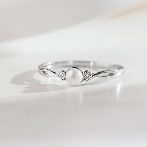 Eleganter Goldring mit Perle und Diamanten Azana