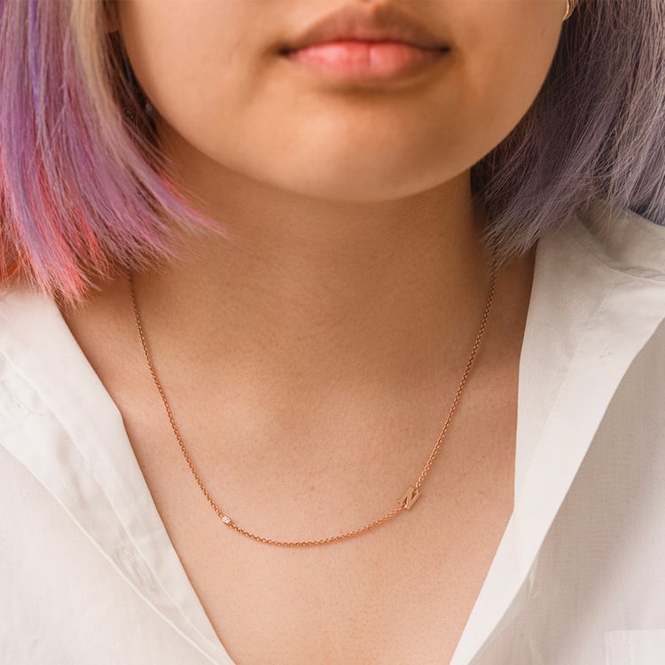 Silberne Halskette mit einem Buchstaben Ihrer Wahl und Lab Grown Diamanten Lupe 156750