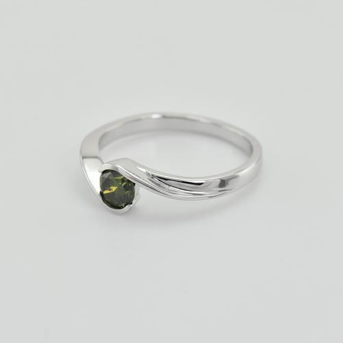 Goldener Verlobungsring mit grünem Diamant Yadu