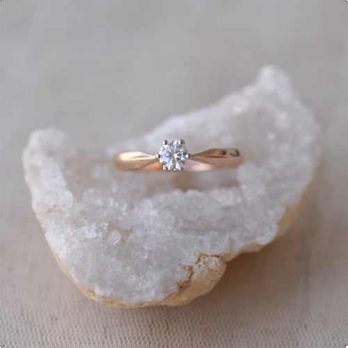 Verlobungsring mit Diamant Iravan