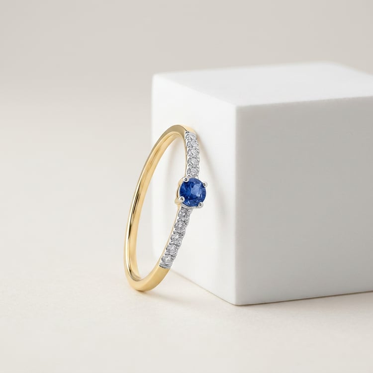 Silberring mit blauem Saphir und seitlichen Lab Grown Diamanten Mikey 169233