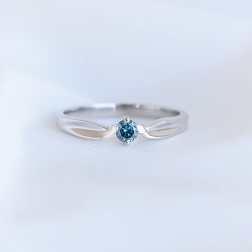 Verlobungsring mit blauem Diamanten Amrusha