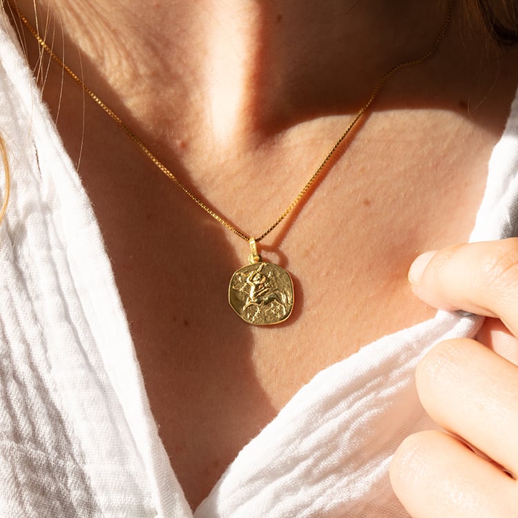 Goldanhänger mit Symbolen des Tierkreiszeichens 145599