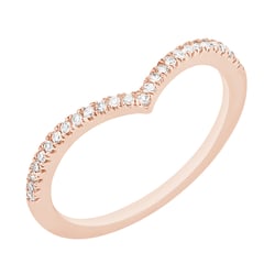 Spitz zulaufender Ring mit Diamanten Keila