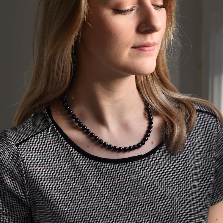 Silberne Halskette mit schwarzen Perlen Ermine 50899