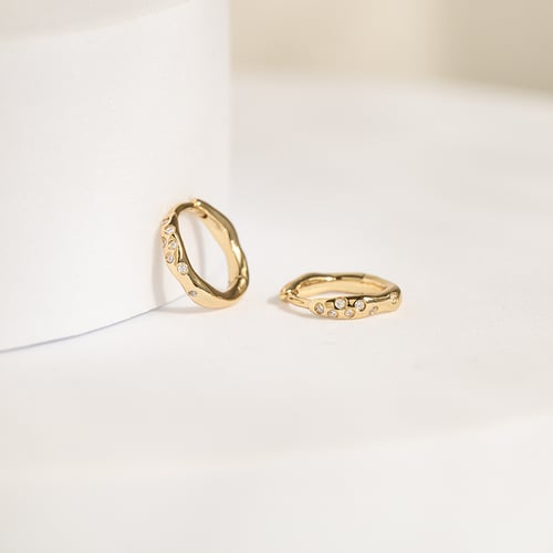 Unregelmäßige runde Ohrringe aus Silber mit Zirkonia Fabiola