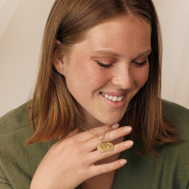 Goldanhänger mit Symbolen des Tierkreiszeichens 161310