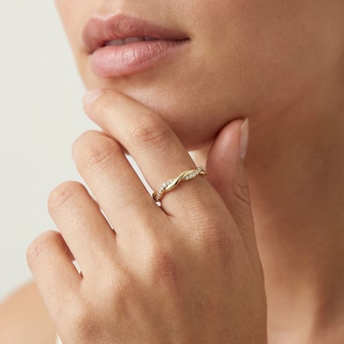 Gewundener Scheidungsring mit Lab Grown Diamanten Indra