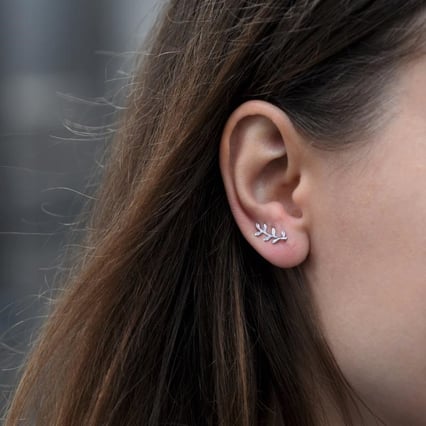 Silberne Ear Climber Ohrringe Orchid