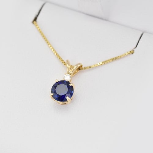 Saphir-Anhänger aus Gold mit Diamanten Emolyna