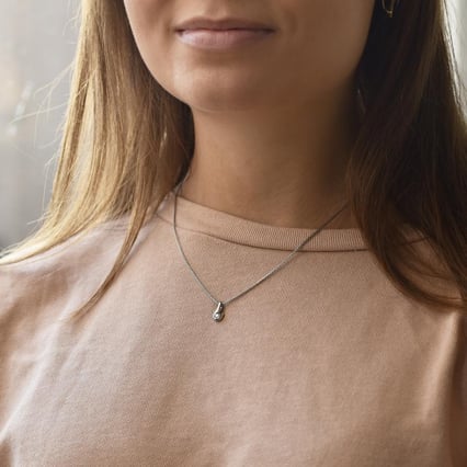 Zarte Platinanhänger mit Diamanten Maise