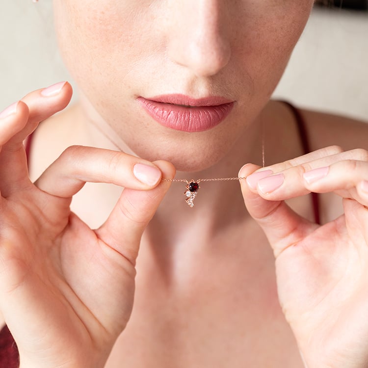 Set aus Cluster Schmuck mit böhmischen Granaten, Morganiten und Moissaniten Ester 146896