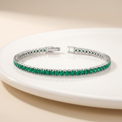 Elegantes silbernes Armband mit simulierten Smargden Rachel