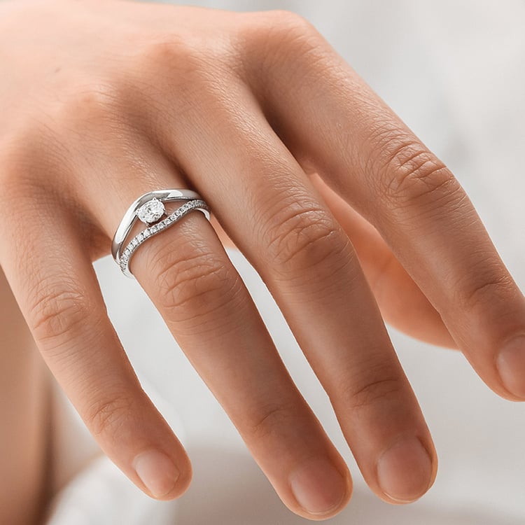 Charmanter Verlobungs-Set aus Ringen mit Lab Grown Diamanten 156023